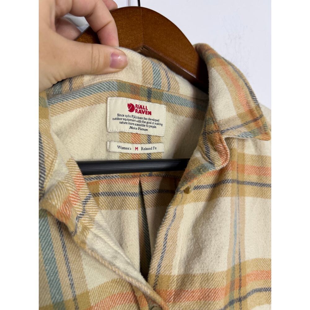 Fjällräven Women's Övik Heavy Flannel Shirt Size Medium - Picture 4 of 9